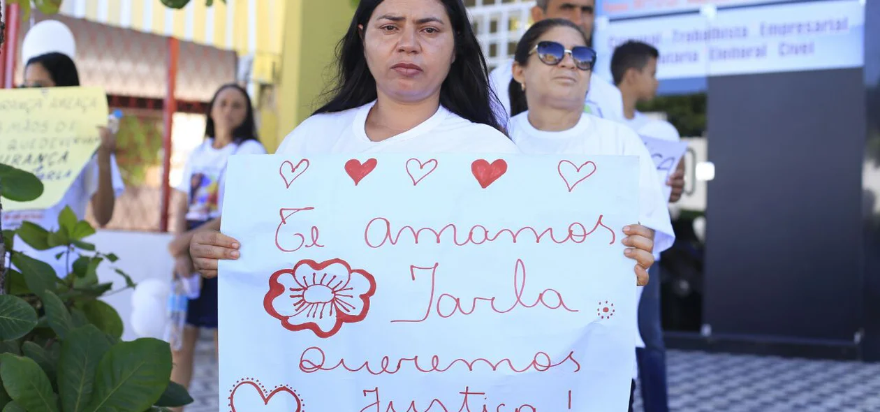Familiares escrevem frases para Iarla 