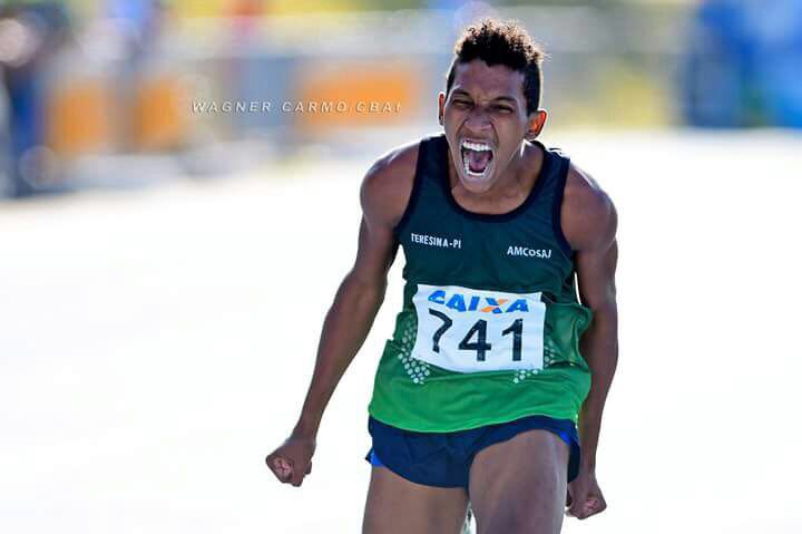Artemio do Nascimento garantiu o primeiro lugar com o tempo de: 1:55,36.