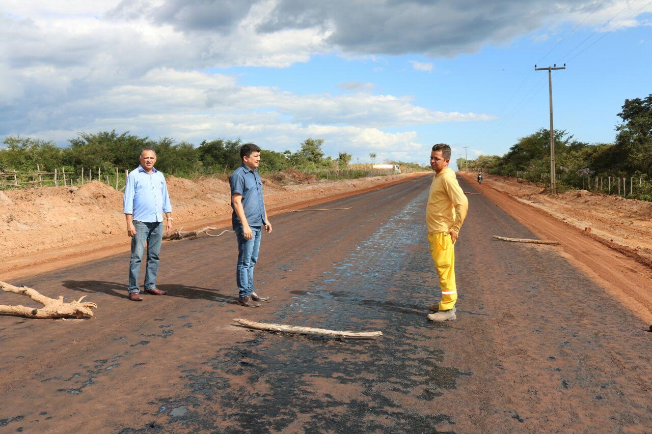 Obra de pavimentação em Cocal