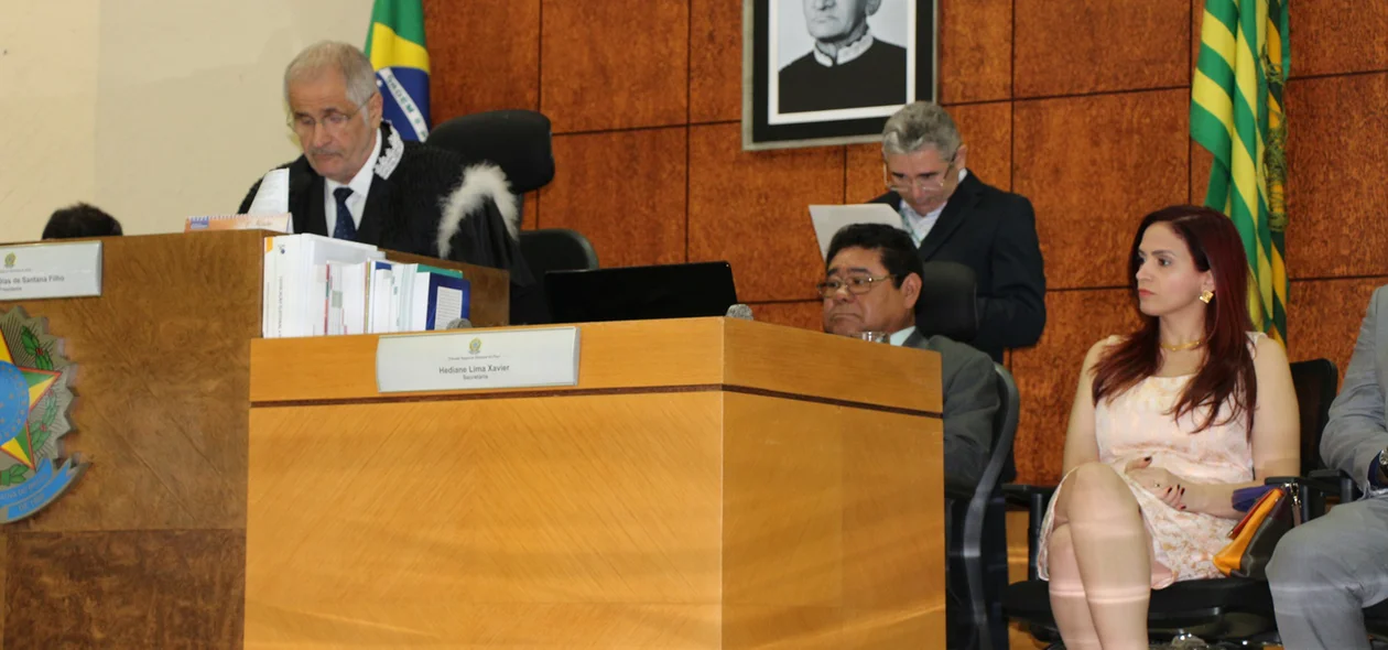 Mesa diretora na posse da corte eleitoral