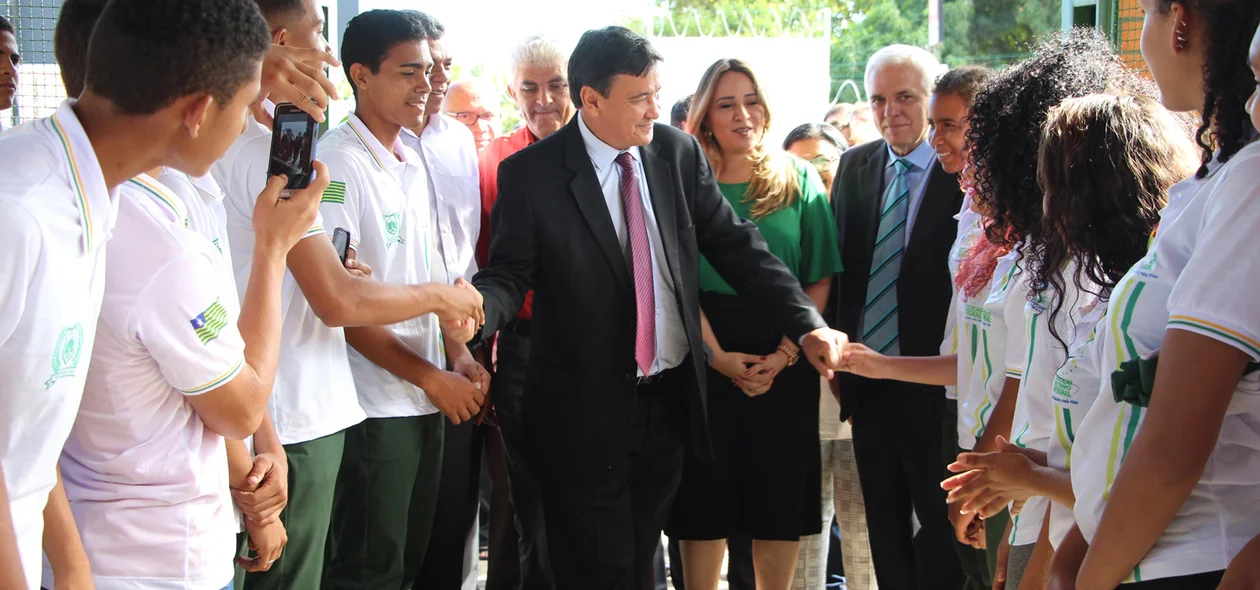 Estudantes e governador