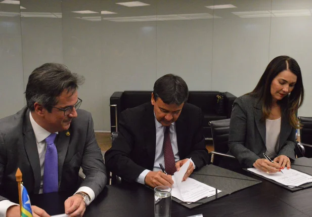 Wellington assina empréstimo com a Caixa 