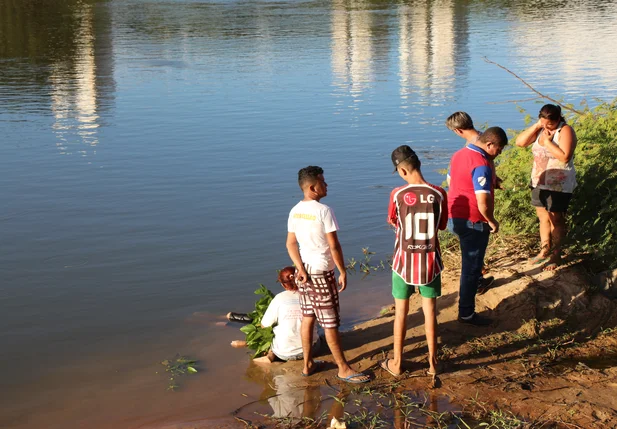 Jovem de 12 anos morre afogado no Rio Poti