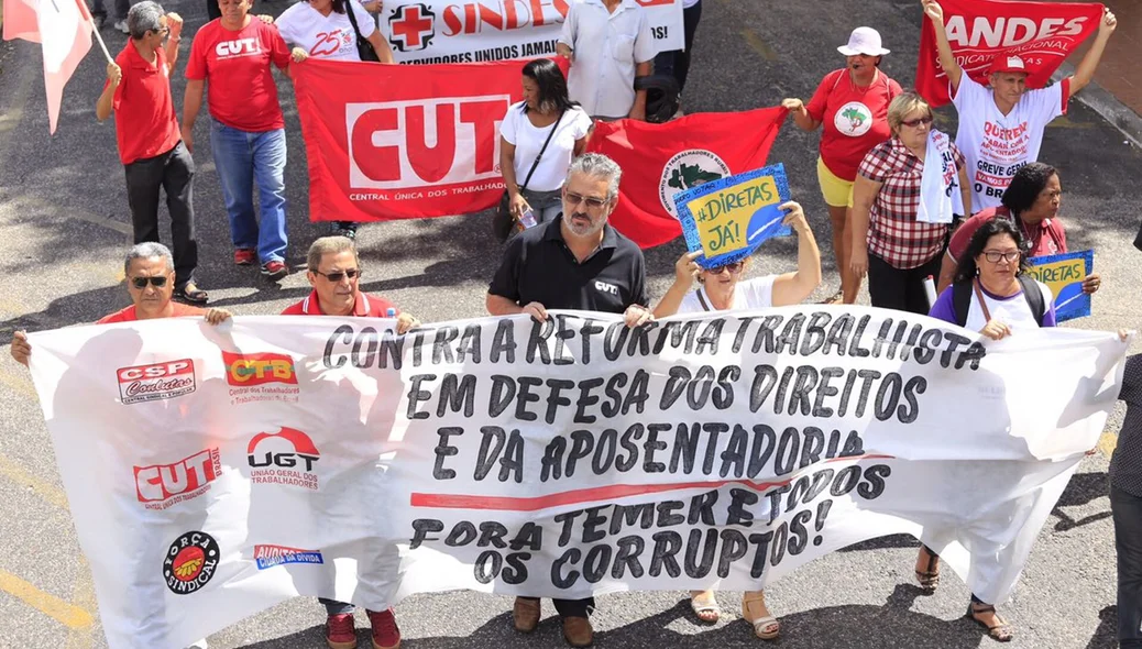 Protesto contra as reformas de Temer