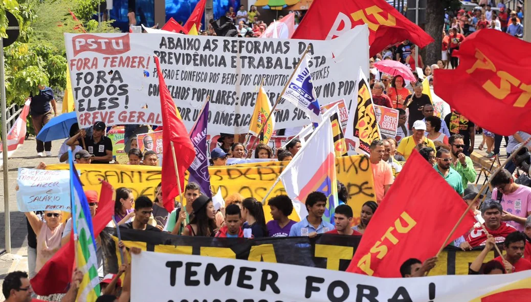 Protesto contra as reformas