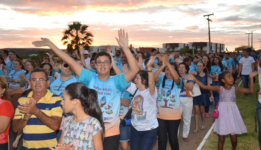 Alegria marcou a caminhada da paz em Picos