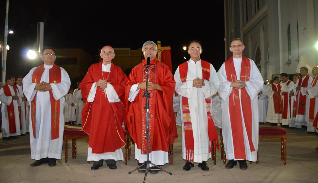 Celebrantes da missa de encerramento