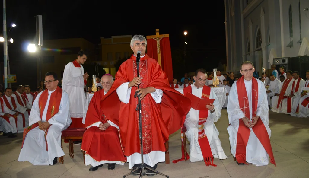 Dom Plínio presidiu a celebração