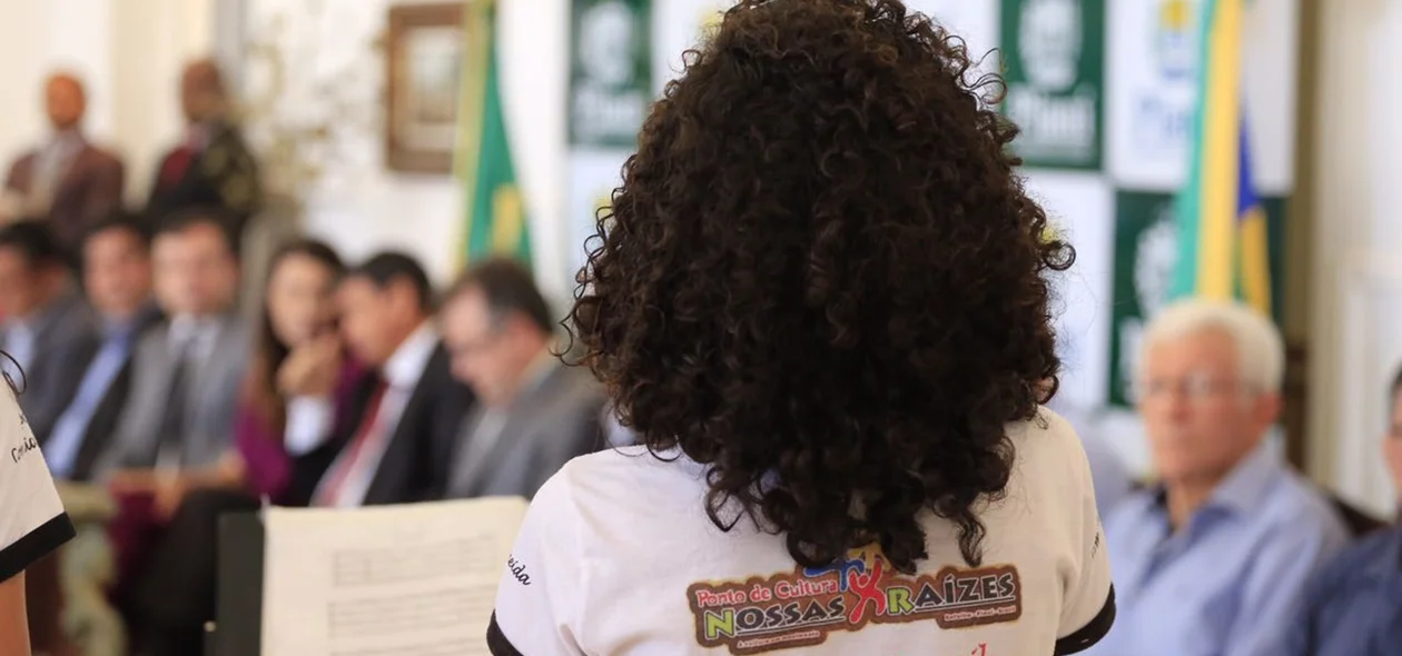 Apresentação durante solenidade
