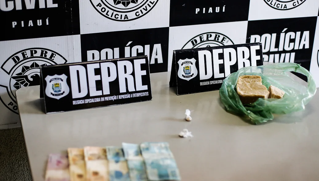 Funcionário público é preso em flagrante com crack 