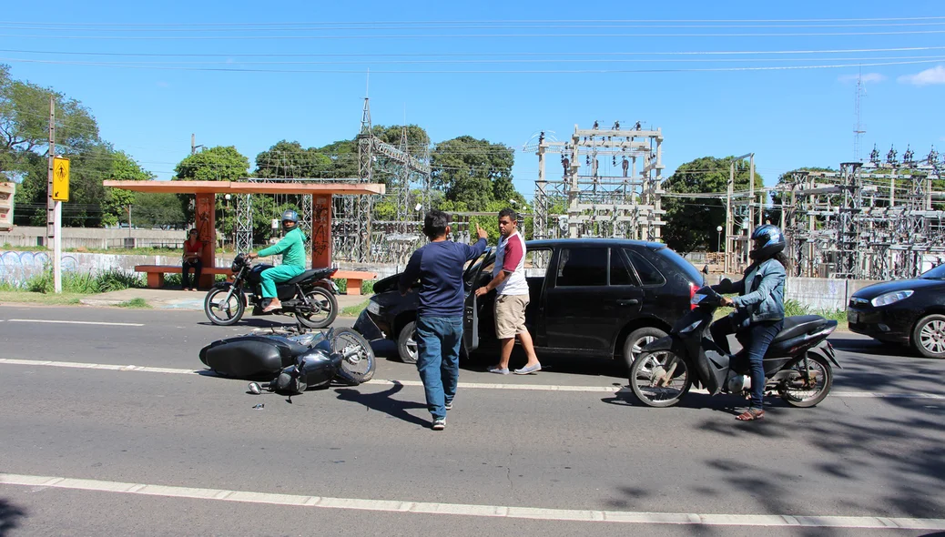 Homem embriagado provoca acidente na João XXIII