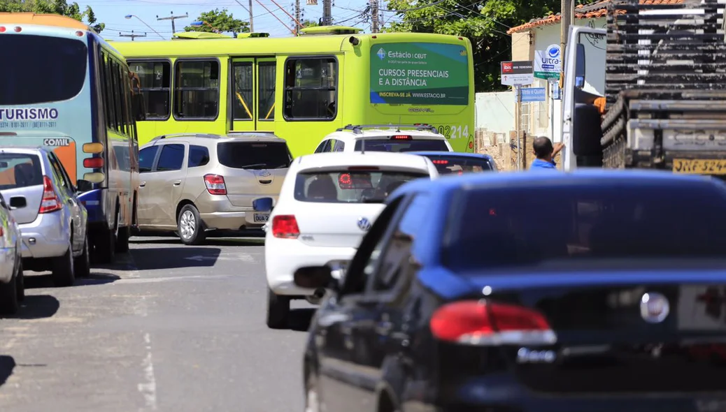 Trânsito ficou congestionado após o acidente
