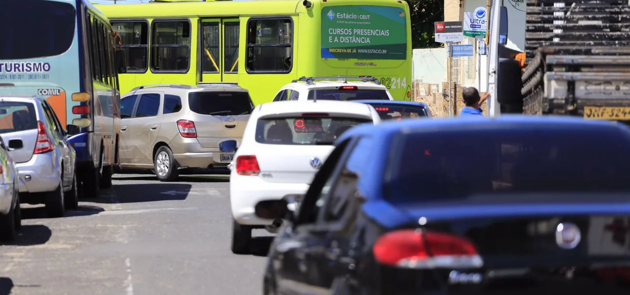 Trânsito ficou congestionado após o acidente