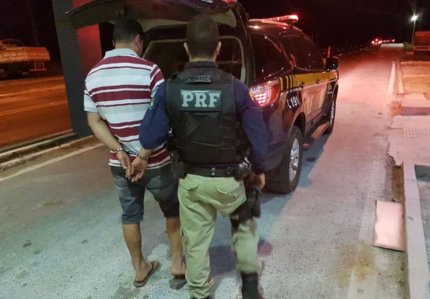 Acusado de roubo preso pela PRF