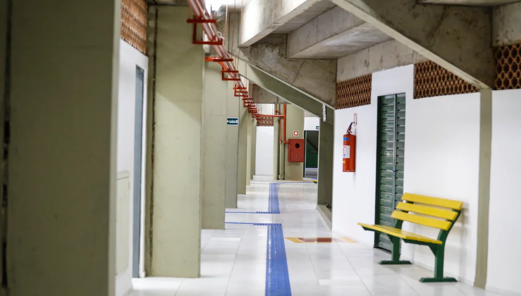Corredor do ginásio 