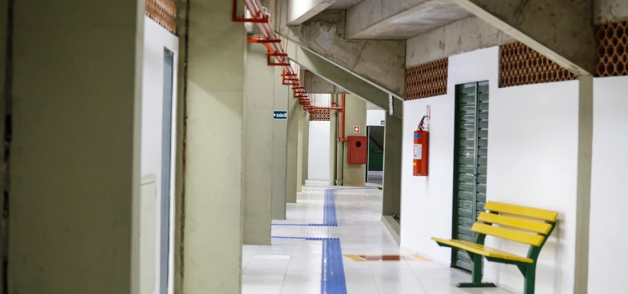 Corredor do ginásio 