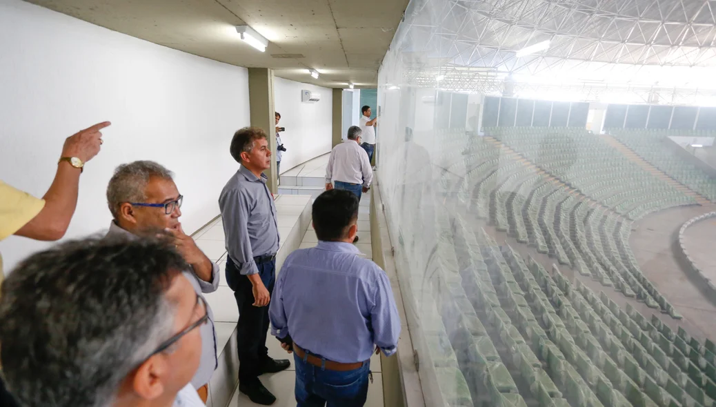 Presidente da fudespi visita o ginásio