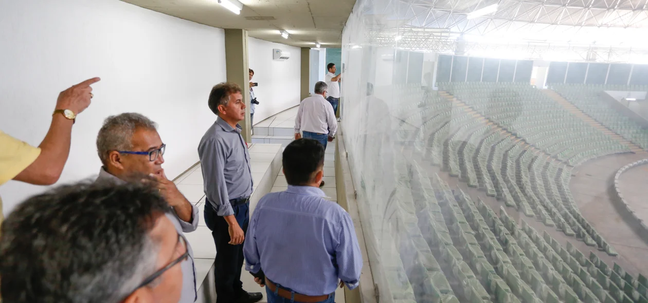 Presidente da fudespi visita o ginásio