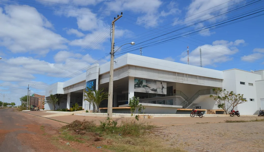 Revendedora Ford fechou as portas em março