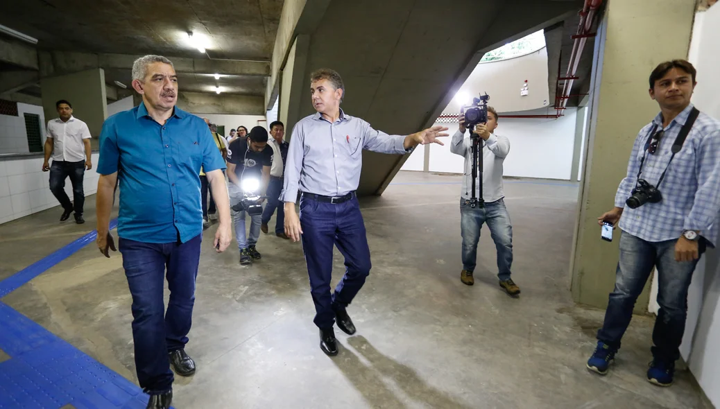  Visita a obras do ginásio 
