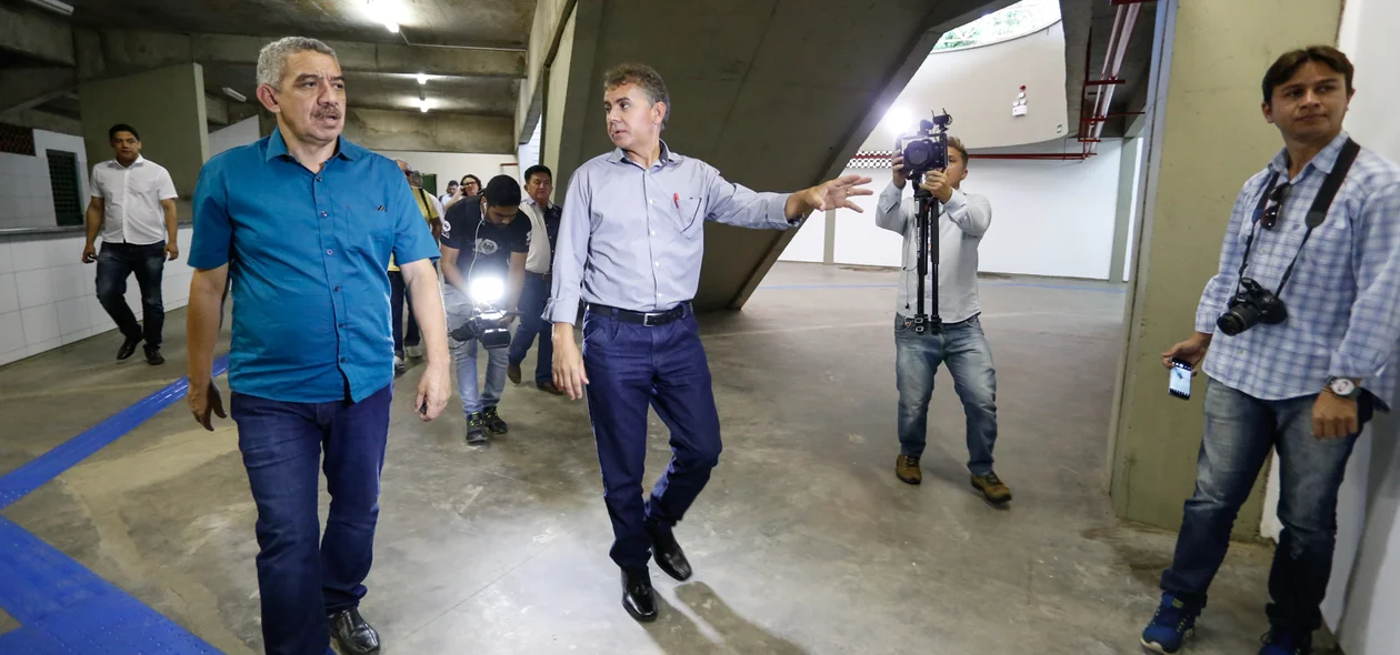  Visita a obras do ginásio 