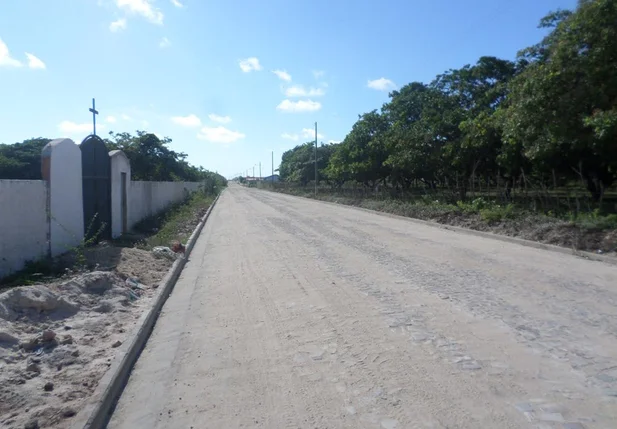 Seinfra conclui obras de calçamento na cidade de Parnaíba