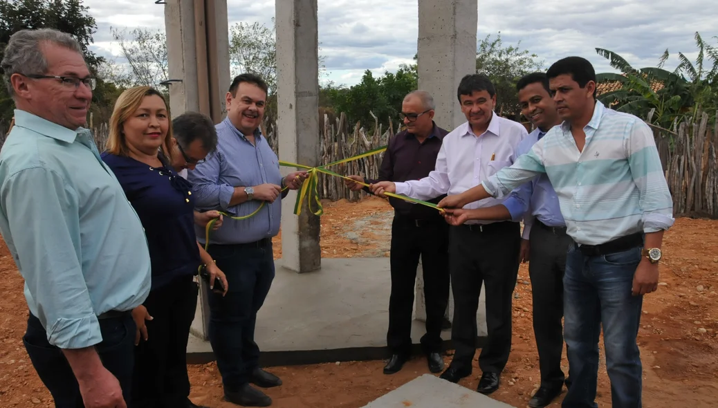 Governador inaugura sistema de abastecimento d’água em Nazaré do Piauí 