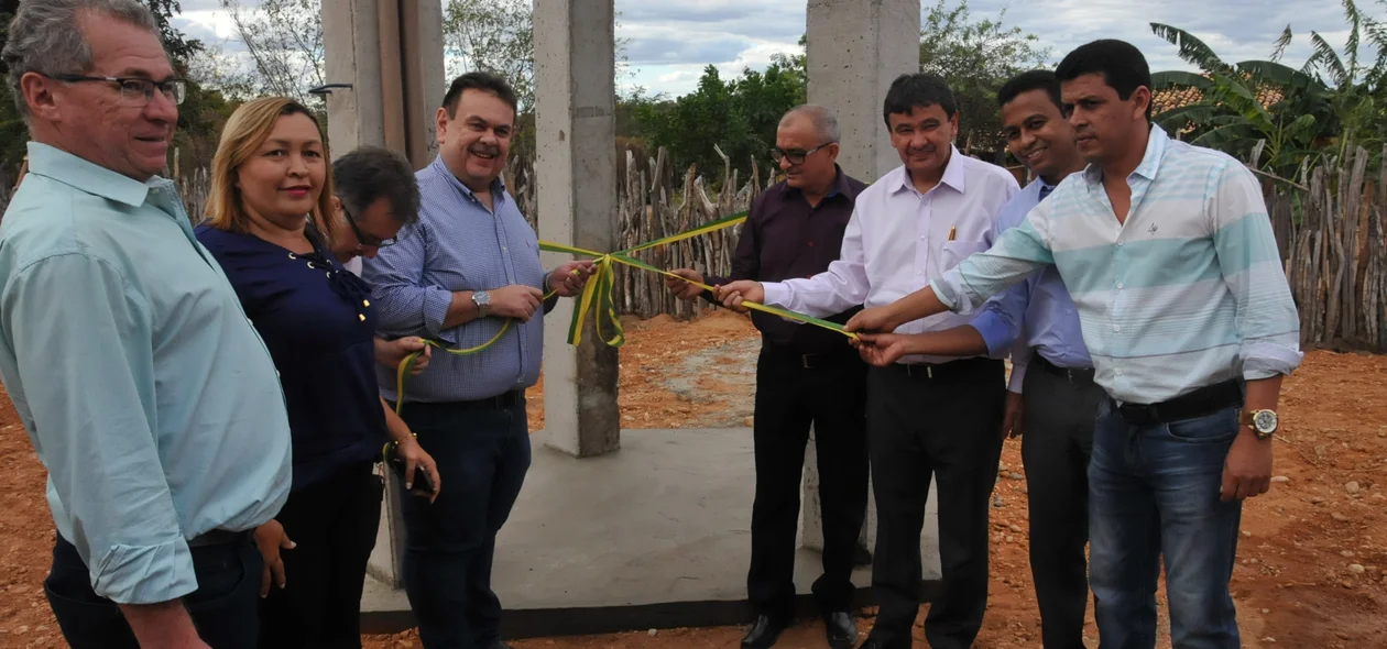 Governador inaugura sistema de abastecimento d’água em Nazaré do Piauí 