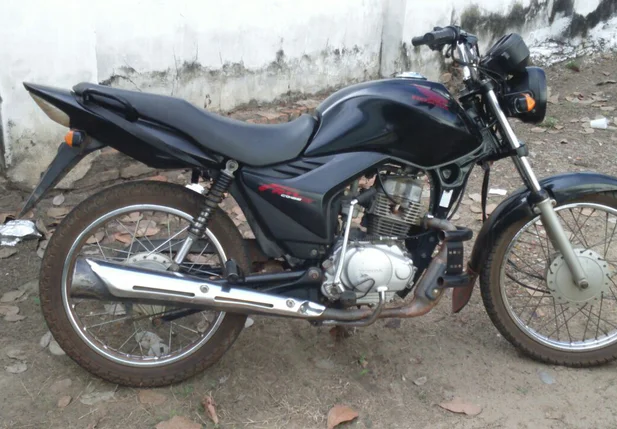 Motocicleta utilizada para realizar roubos na cidade