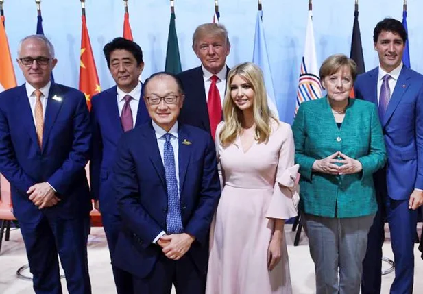 A filha do presidente americano, Ivanka Trump ao lado do presidente do Banco Mundial, Jim Yong Kim