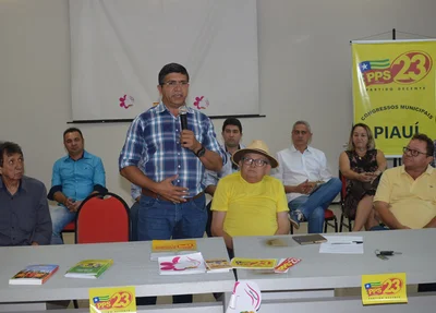 Encontro reúne lideranças de vários partidos