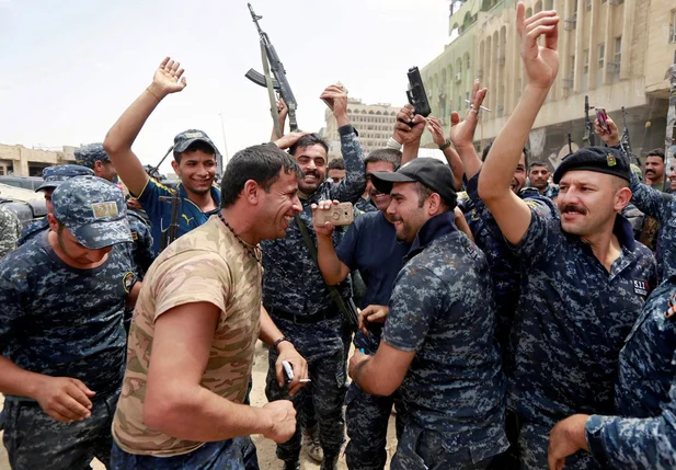 Polícia Federal do Iraque celebra retomada da cidade de Mossul