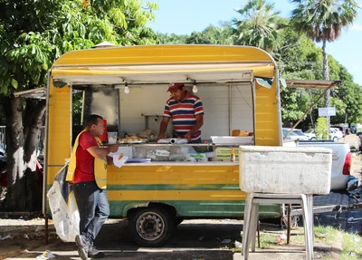 Trailer de alimentação