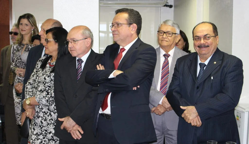 Autoridades presentes na solenidade