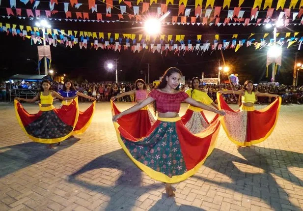 Cocal Junino comemora a cultura nordestina em festa