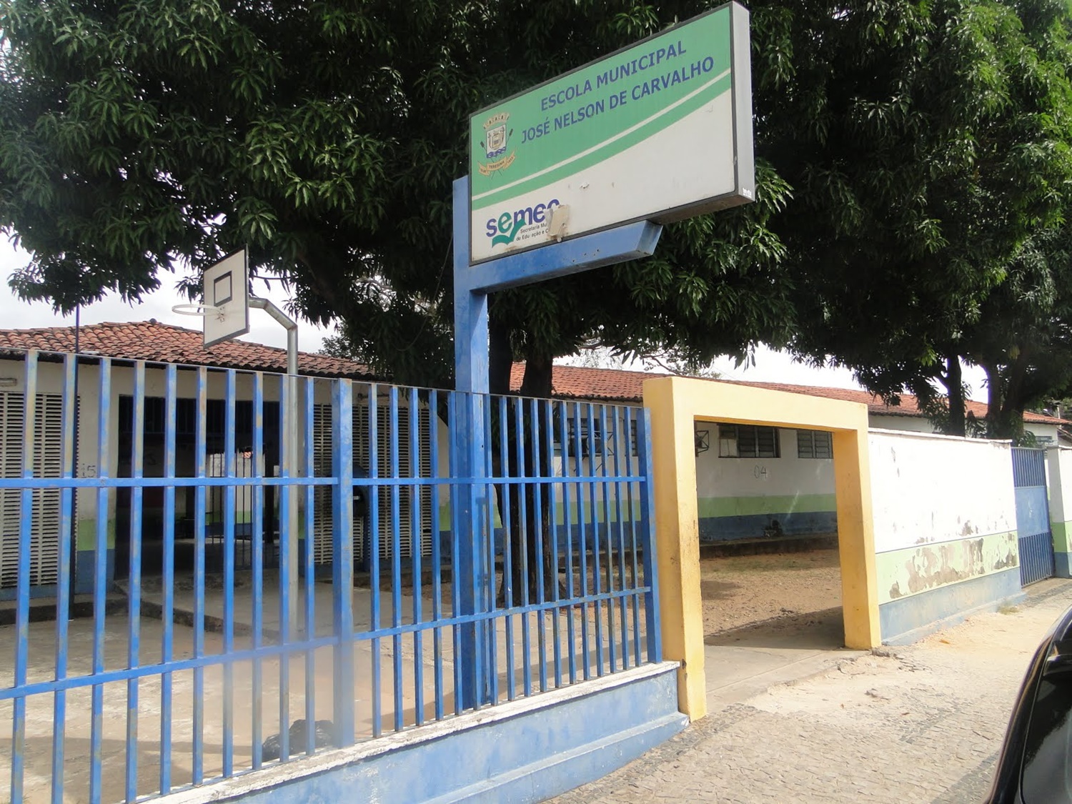 Escola foi alvo de arrombamentos 