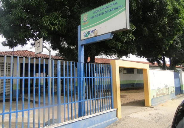 Escola foi alvo de arrombamentos 
