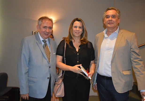 SESI doa equipamento para Associação Piauiense de Combate ao Câncer