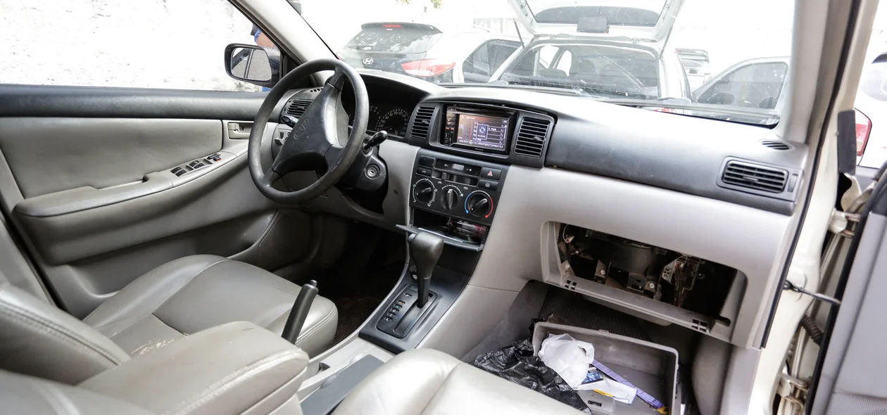 Polícia encontrou a droga escondida no carro 