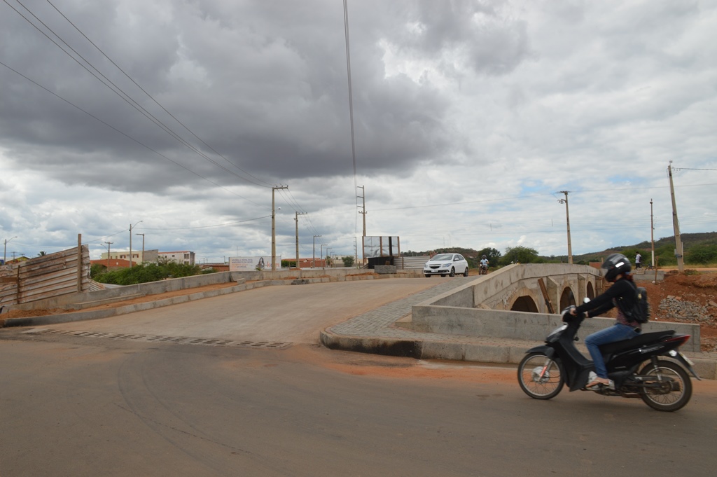 Ponte sobre o Rio Guaribas será inaugurada amanhã