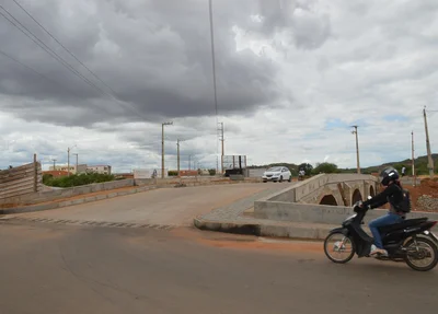 Ponte sobre o Rio Guaribas será inaugurada amanhã