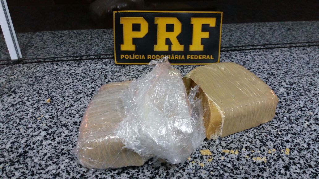 Droga encontrada dentro da mochila