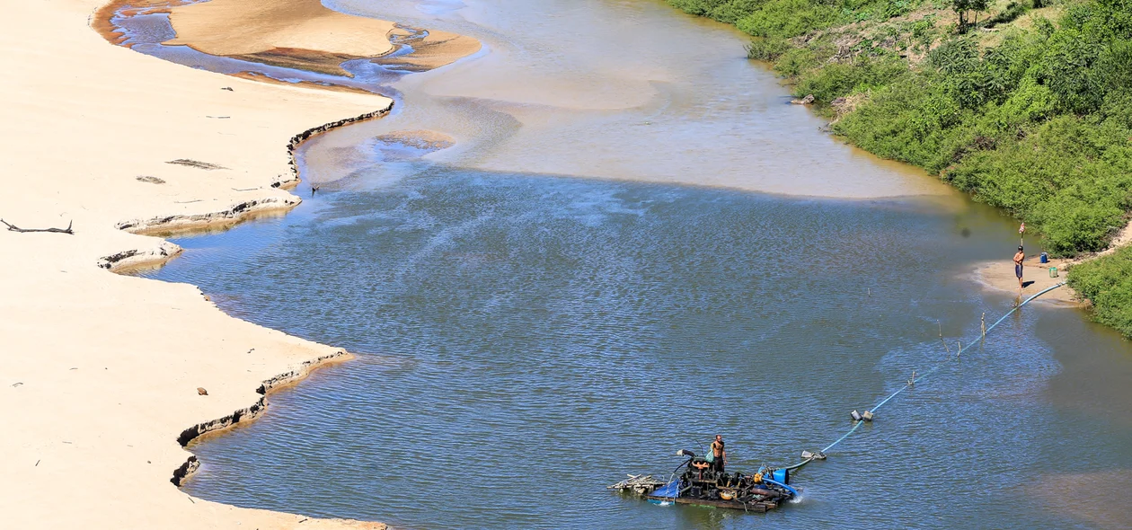 Dragas no Rio Poti 