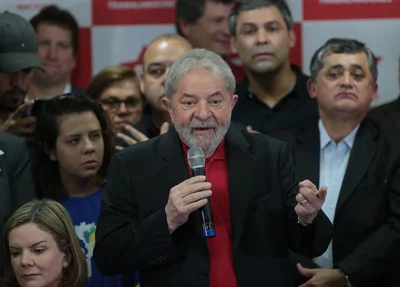 Lula durante coletiva sobre sua condenação