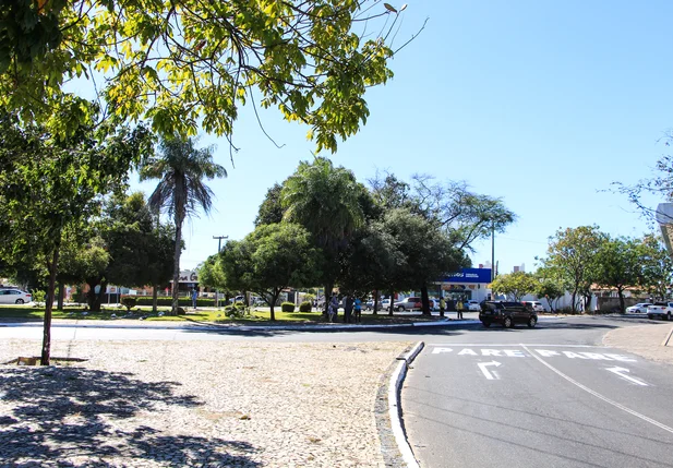 Strans modifica trânsito da rotatória da UFPI