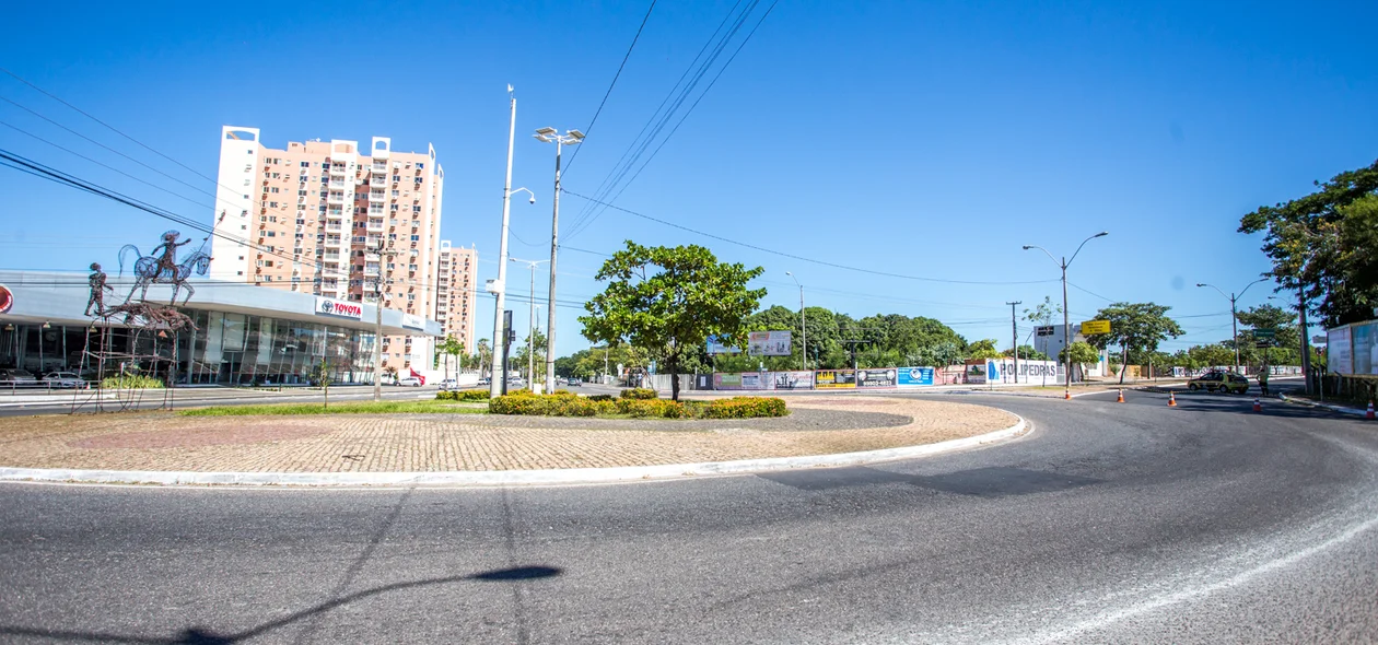 Balão que dá acesso a ponte da primavera