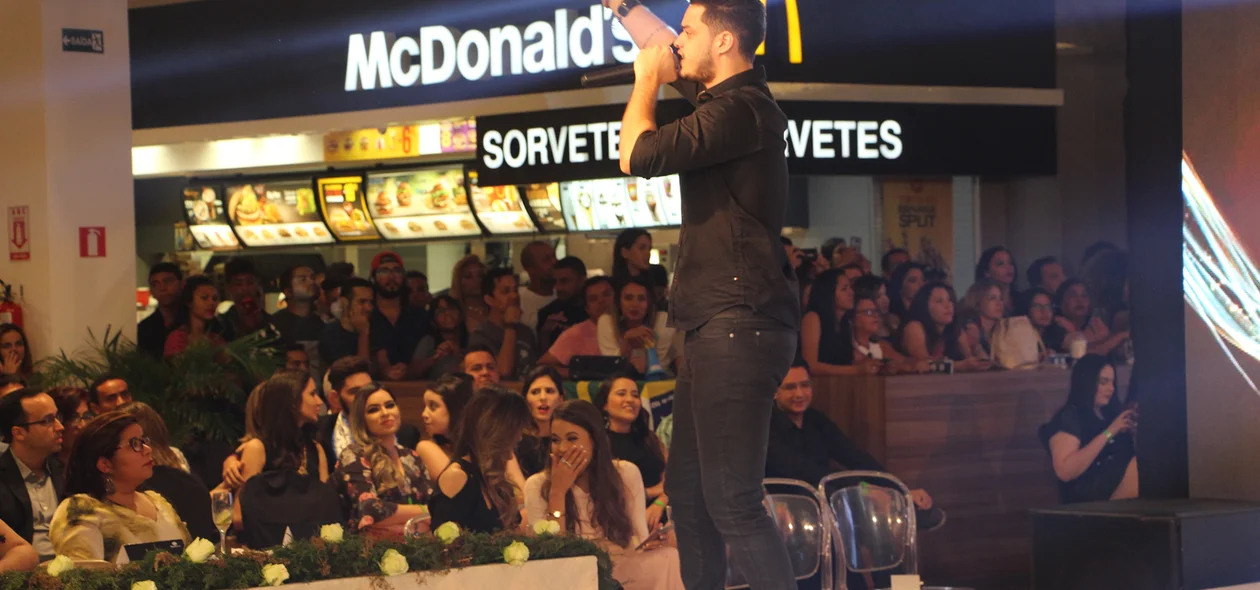 Cantou ao vivo