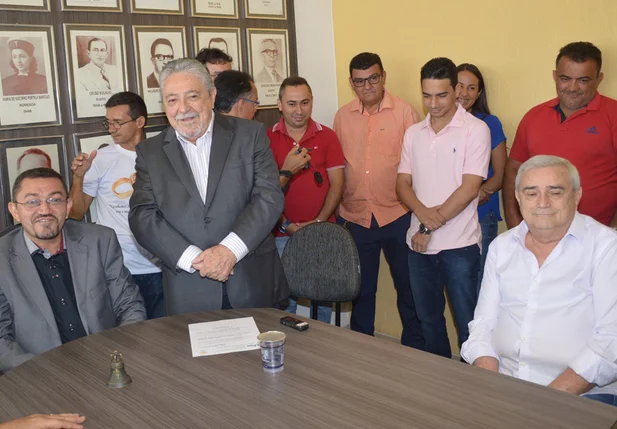 Cláudio Galeno assume Secretaria Municipal de Obras em Picos