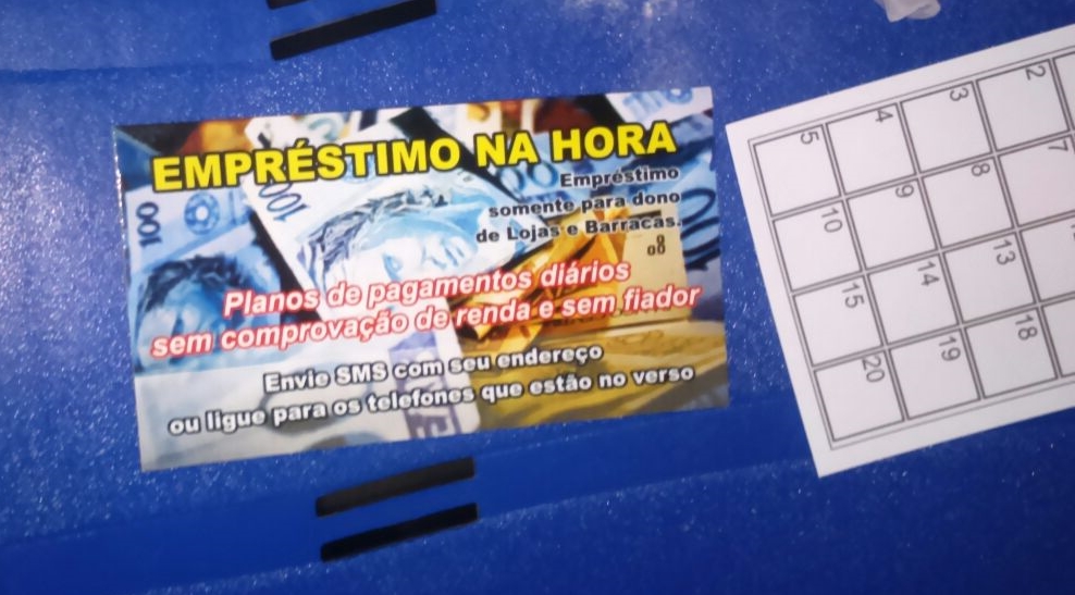 Cartão de visita utilizado pela dupla