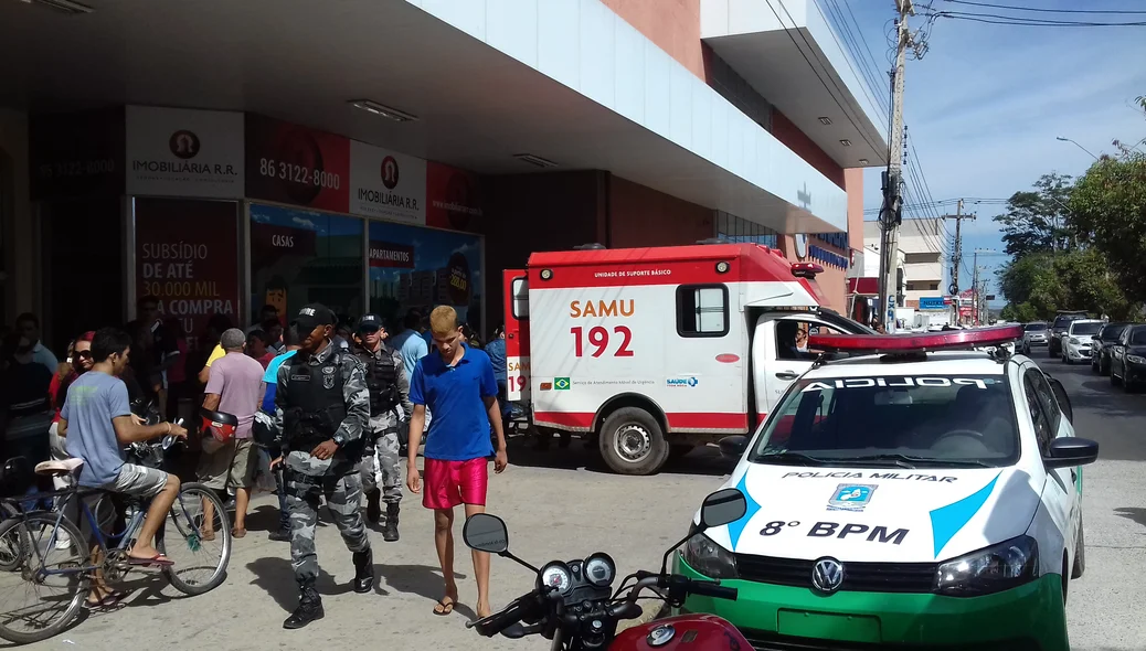 Homem foi baleado dentro de supermercado no Dirceu